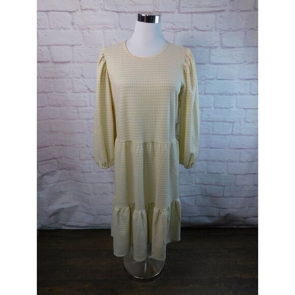 Draper James Dresses & Skirts - Draper James NWT Cream & Gold Puff Sleeve Dress Medium